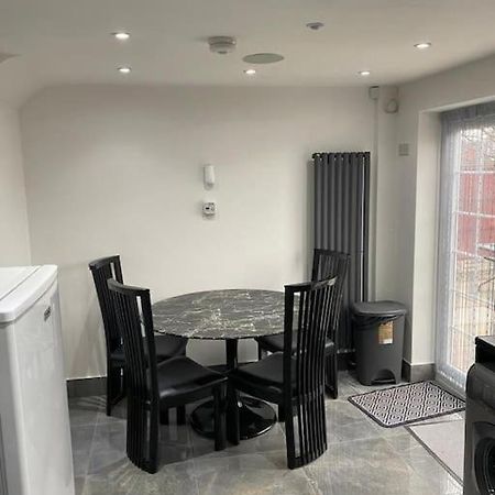 2 Bed House Sleeps 4-5 Villa Liverpool Ngoại thất bức ảnh