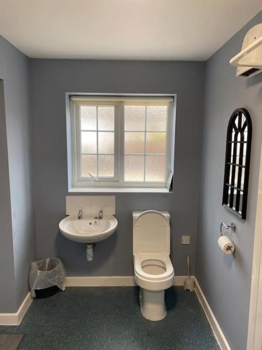 2 Bed House Sleeps 4-5 Villa Liverpool Ngoại thất bức ảnh
