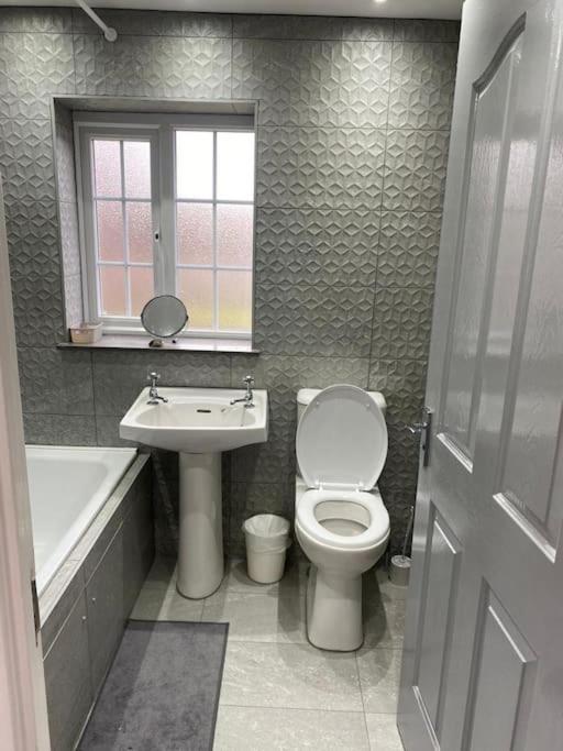 2 Bed House Sleeps 4-5 Villa Liverpool Ngoại thất bức ảnh
